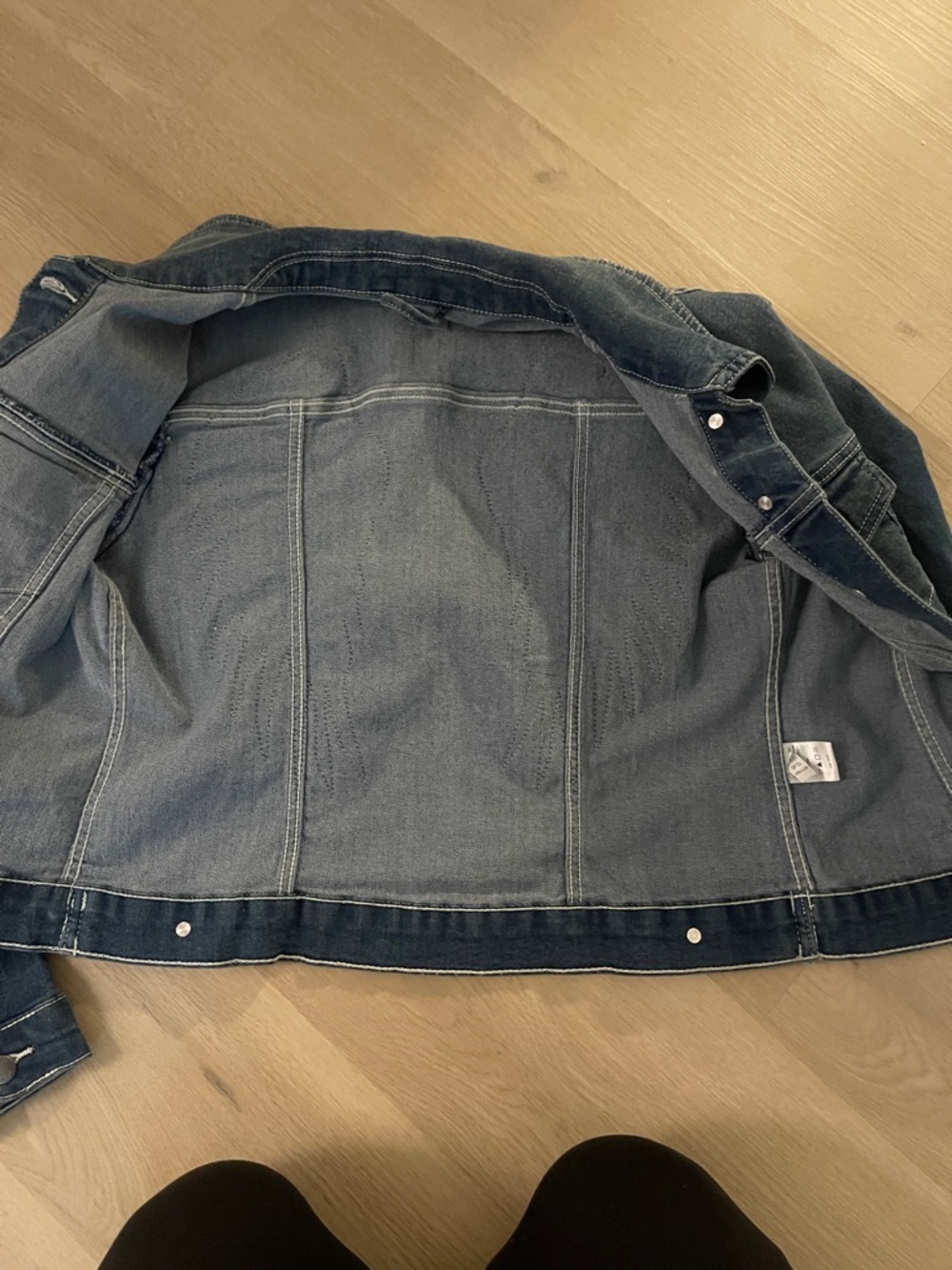 VENUS Blue Denim Jacket with Silver Sparkley Wings NWOT - Picture 8 of 8
